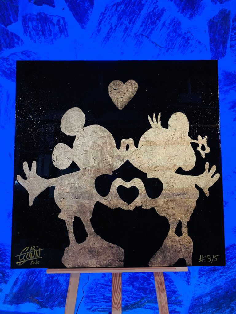 Mickey & Minnie Mouse / Kiss